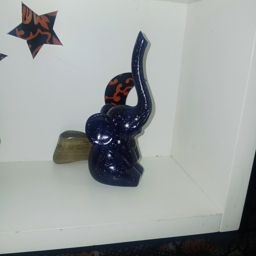 Sparkling Blue Elephant Ring Holder